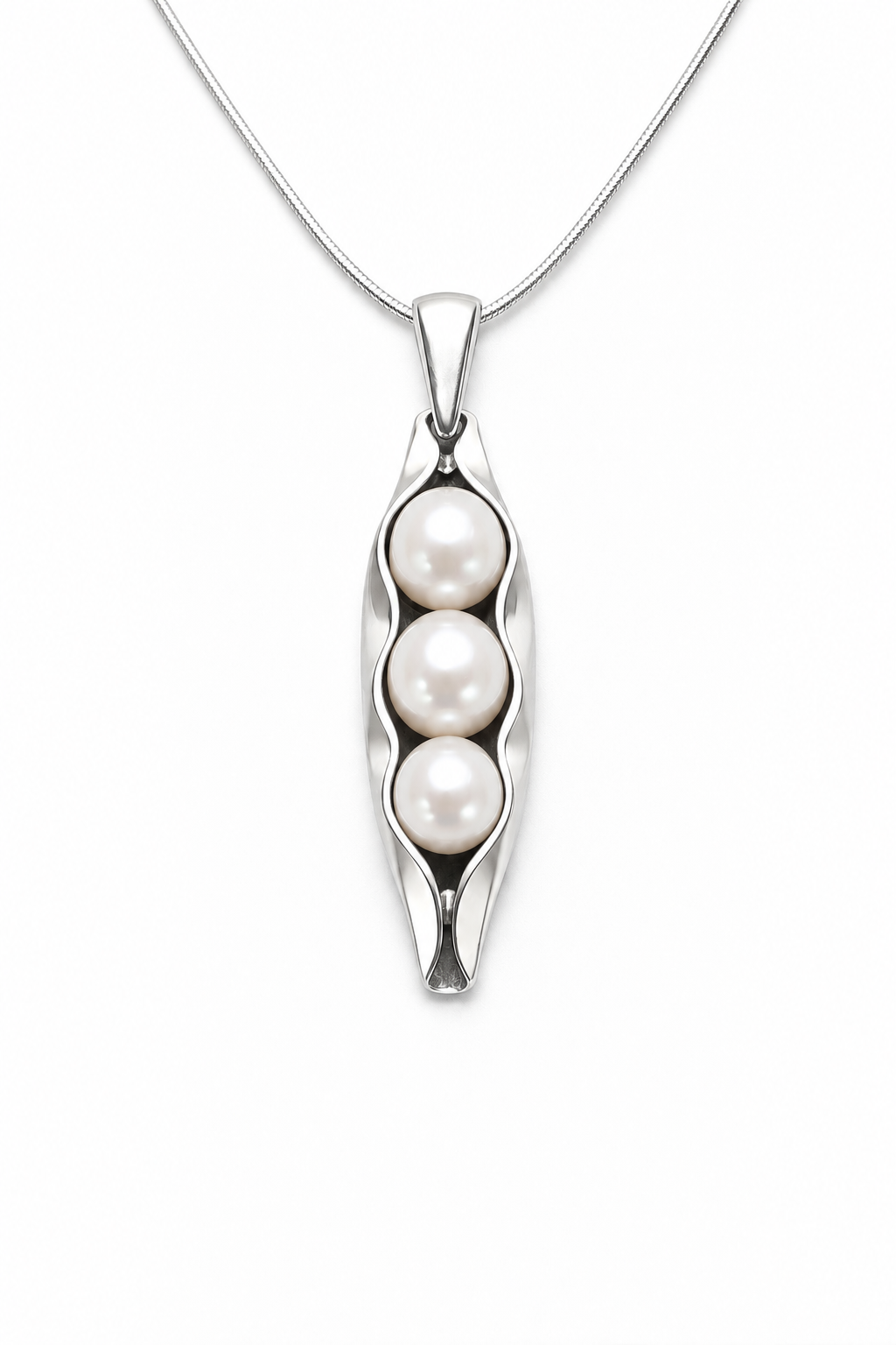 Personalised Grandma Necklace | Three Peas in a Pod Necklace |  Freshwater Pearls & Engraving | Sentimental Family Gift