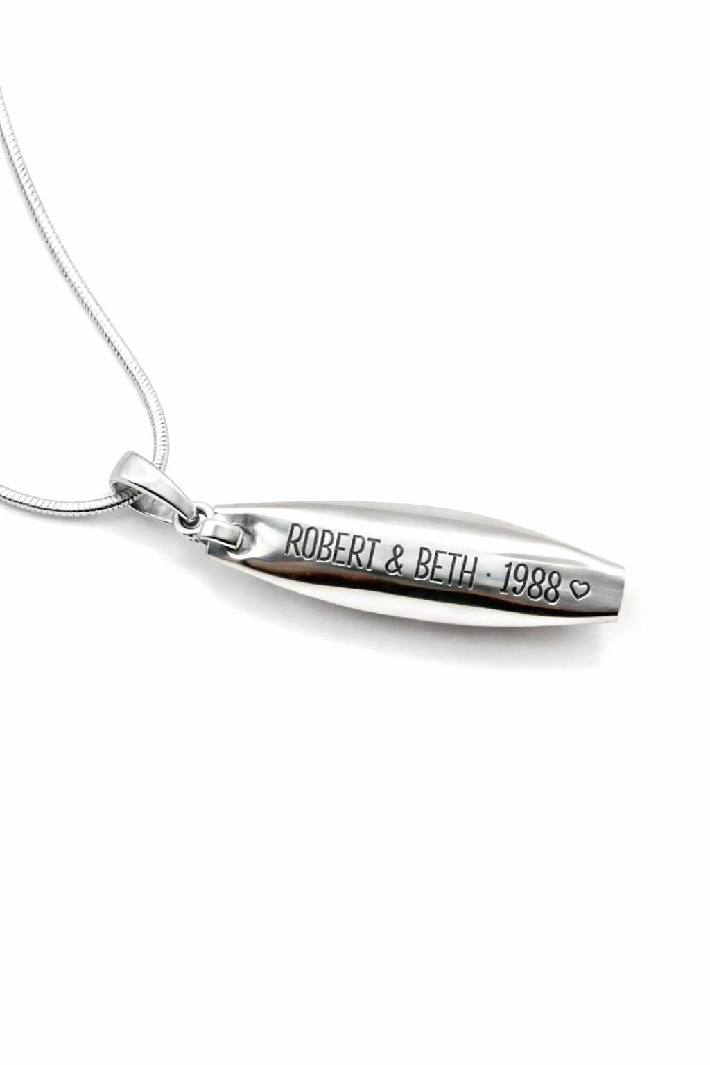 Personalised Grandma Necklace | Three Peas in a Pod Necklace |  Freshwater Pearls & Engraving | Sentimental Family Gift
