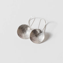 Load image into Gallery viewer, Leaf Textured Domed Dangly Earrings
