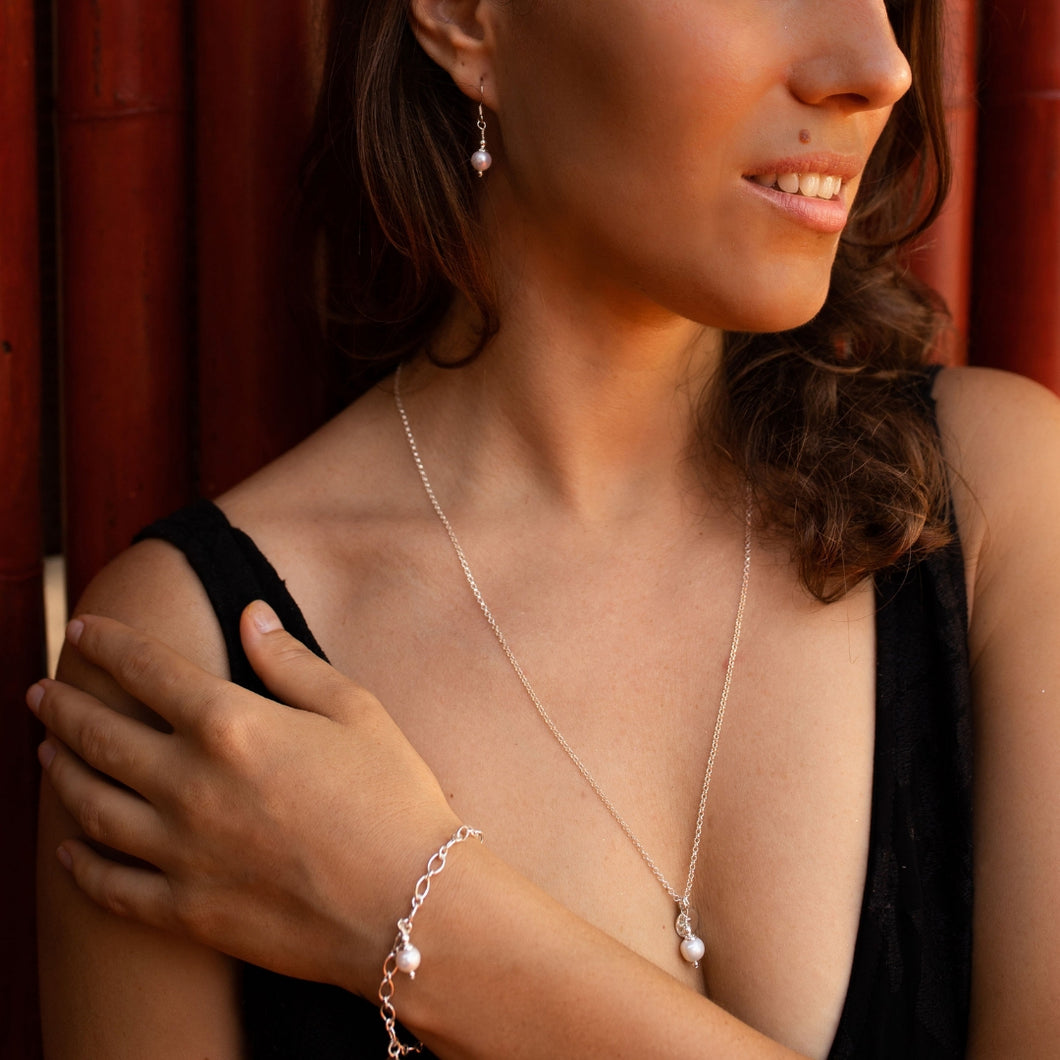 Freshwater Pearl Gift Set - Necklace, Bracelet & Earrings
